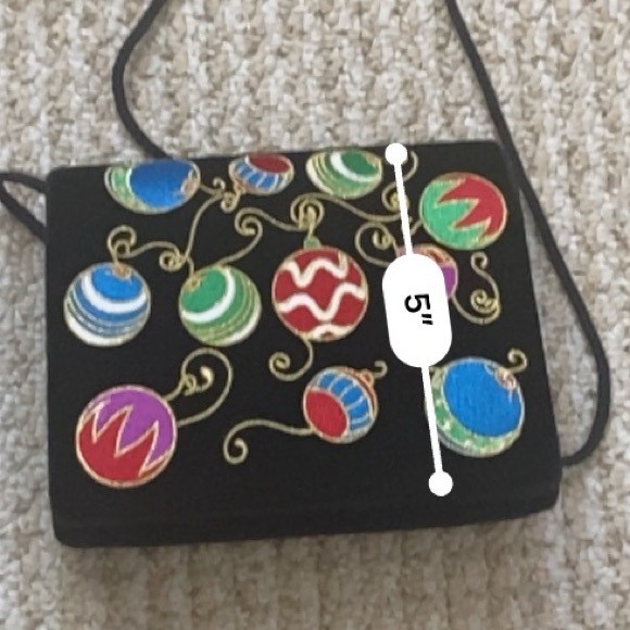 BUENO Evening Collection Velvet Embroidered Holiday Crossbody - Picture 4 of 11